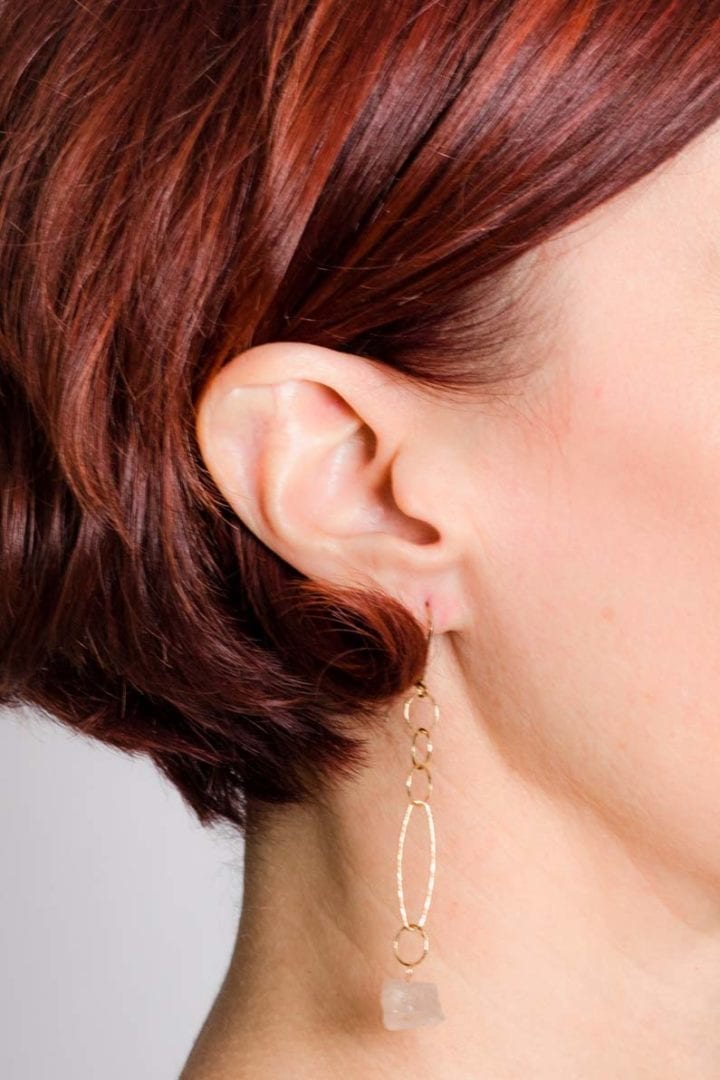 CE891 Raw rose quatz mismatch linear earring long